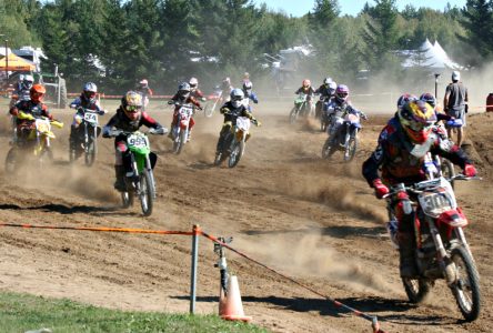 Compétition provinciale de motocross à la piste de Deschambault
