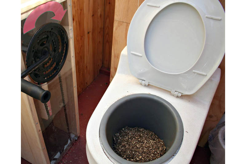 Une pétition pour les toilettes sèches