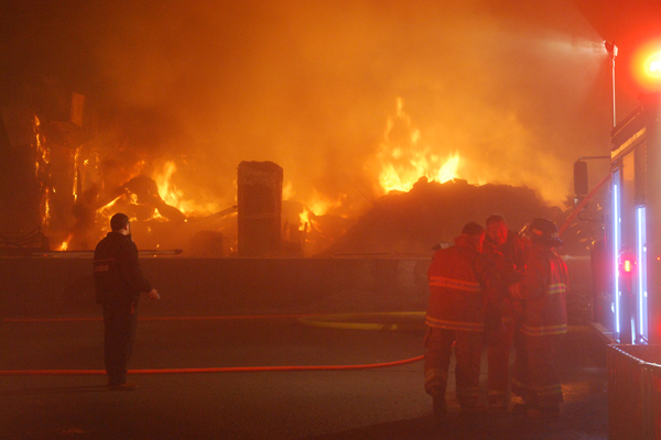 L’entrepôt de biomasse détruit par un incendie à Saint-Gilbert