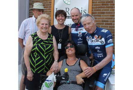 Tour CIBC Charles-Bruneau: bel accueil pour les cyclistes à Donnacona