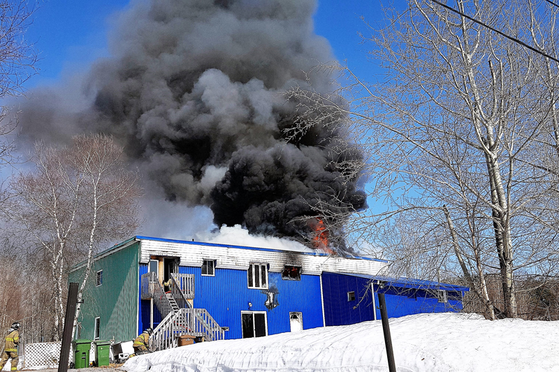 Le feu détruit une maison à Saint-Raymond