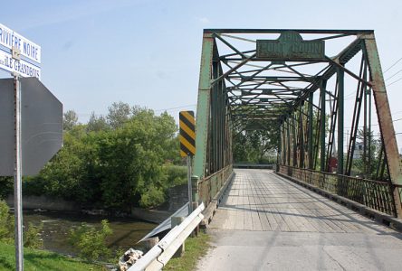 Fermeture d’un pont à Saint-Casimir