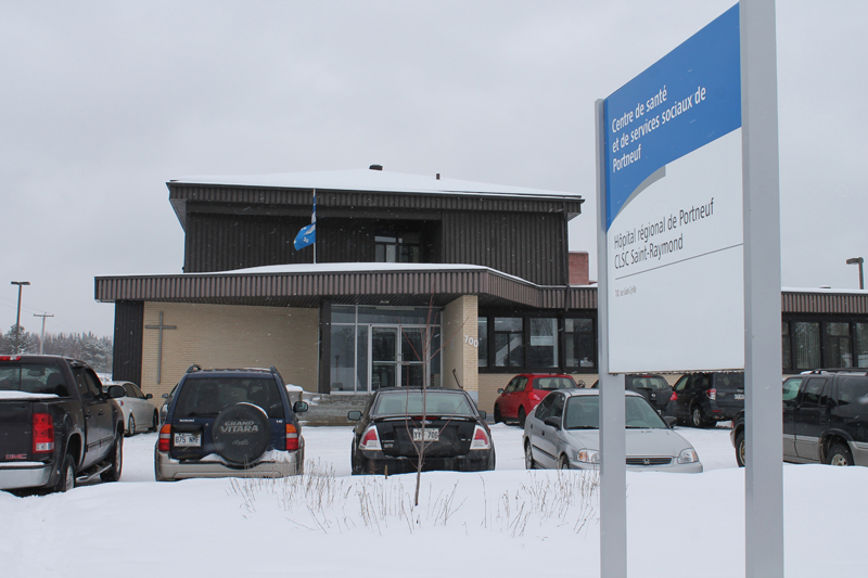 Saint-Raymond interdit le stationnement autour de l’Hôpital régional