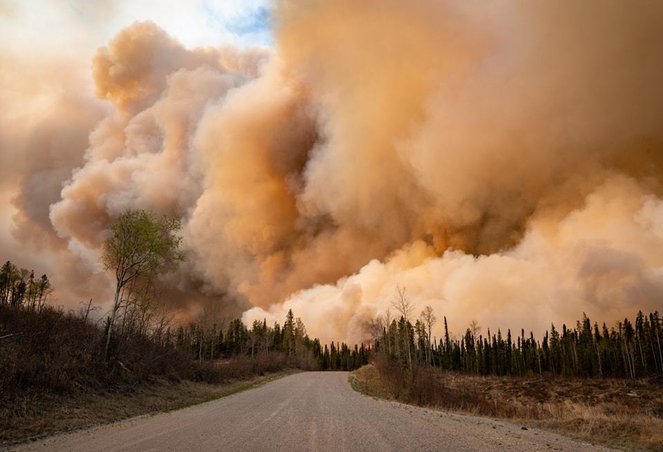La Croix-Rouge canadienne sollicite des dons pour les feux de forêt en Alberta
