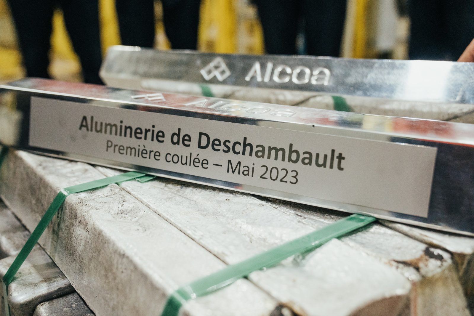 Alcoa Deschambault met en marché la première coulée de petits lingots